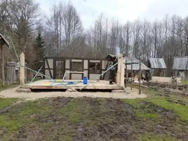Stara Chata — praca Aliaksandra Kurbana